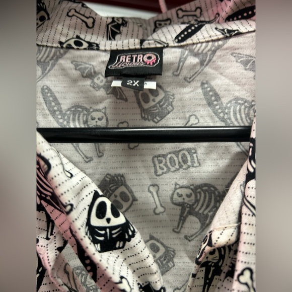 Retrolicious 2xl GLOW IN DARK Halloween blouse bones skull spooky cat rare goth - Picture 3 of 5